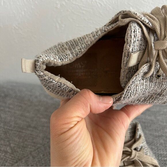 TOMS Womens classic lace up canvas shoes light grey texture knit sneakers size 8 - Picture 8 of 10